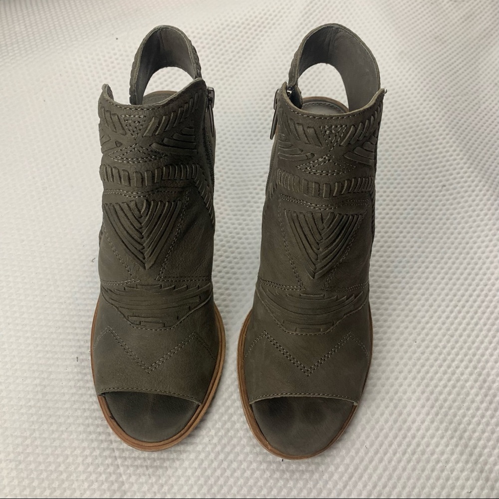 Vince Camuto Karinta heel - Picture 3 of 15